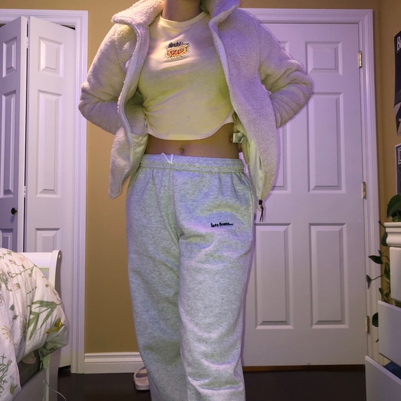 Fuzzy zip up - Picture 3 of 3